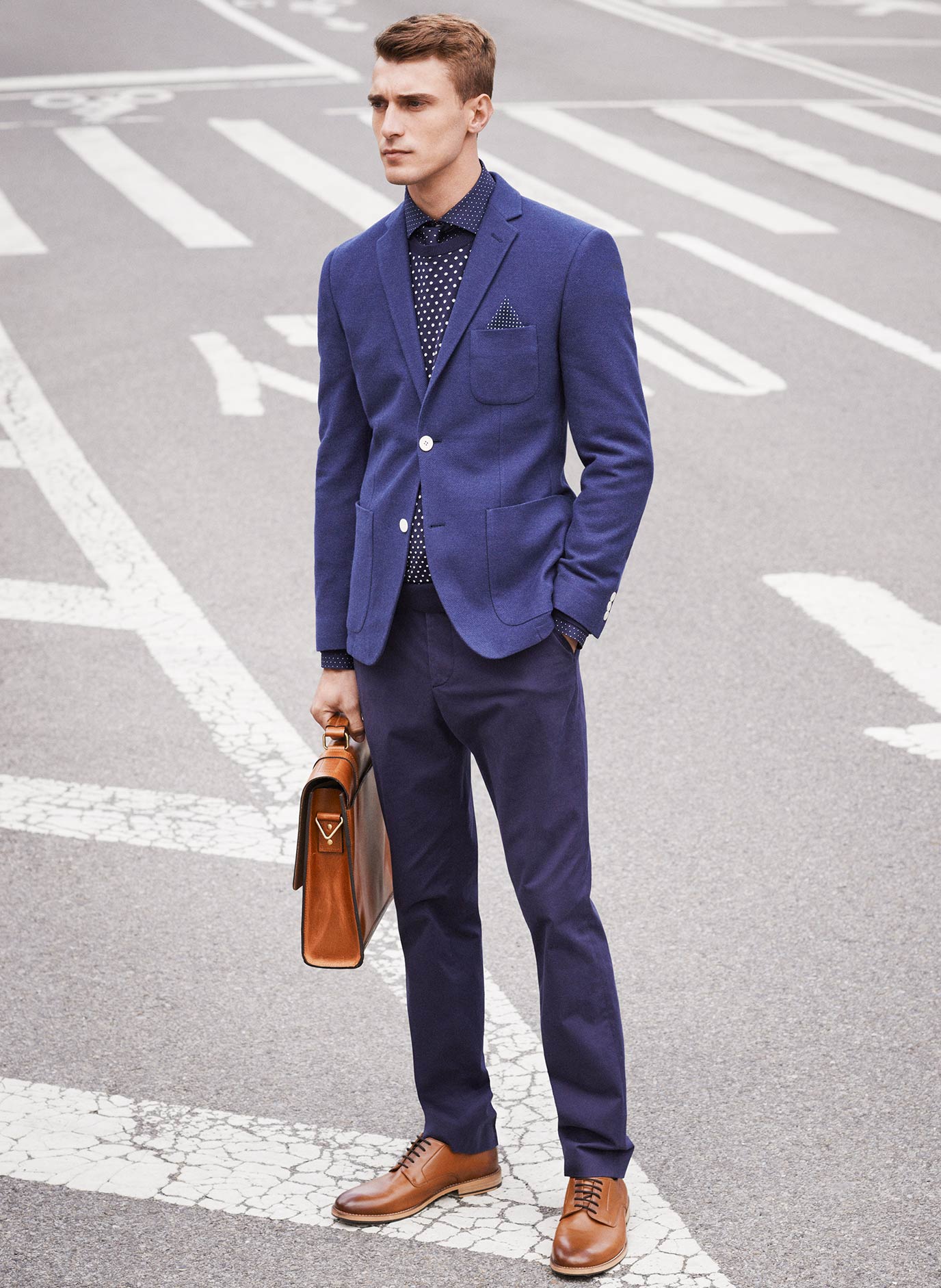 huella dactilar Tierra medio litro Estilo de oficina para él!!! H&M presenta una colección de hombre para los  looks de trabajo verano 2014 - Modalia.es