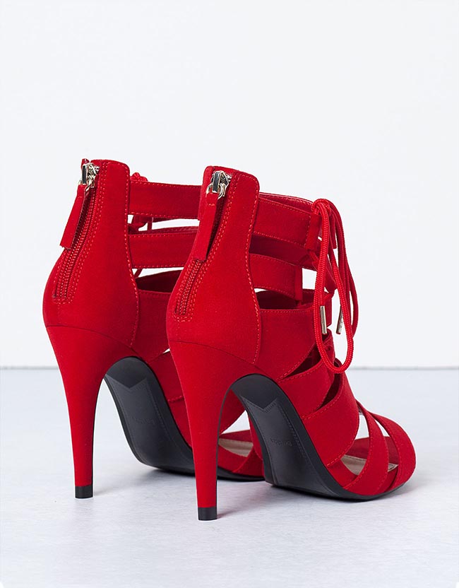 solo crisis raya Bershka: Rosa y rojo en zapatos de mujer colección primavera verano 2015 -  Modalia.es