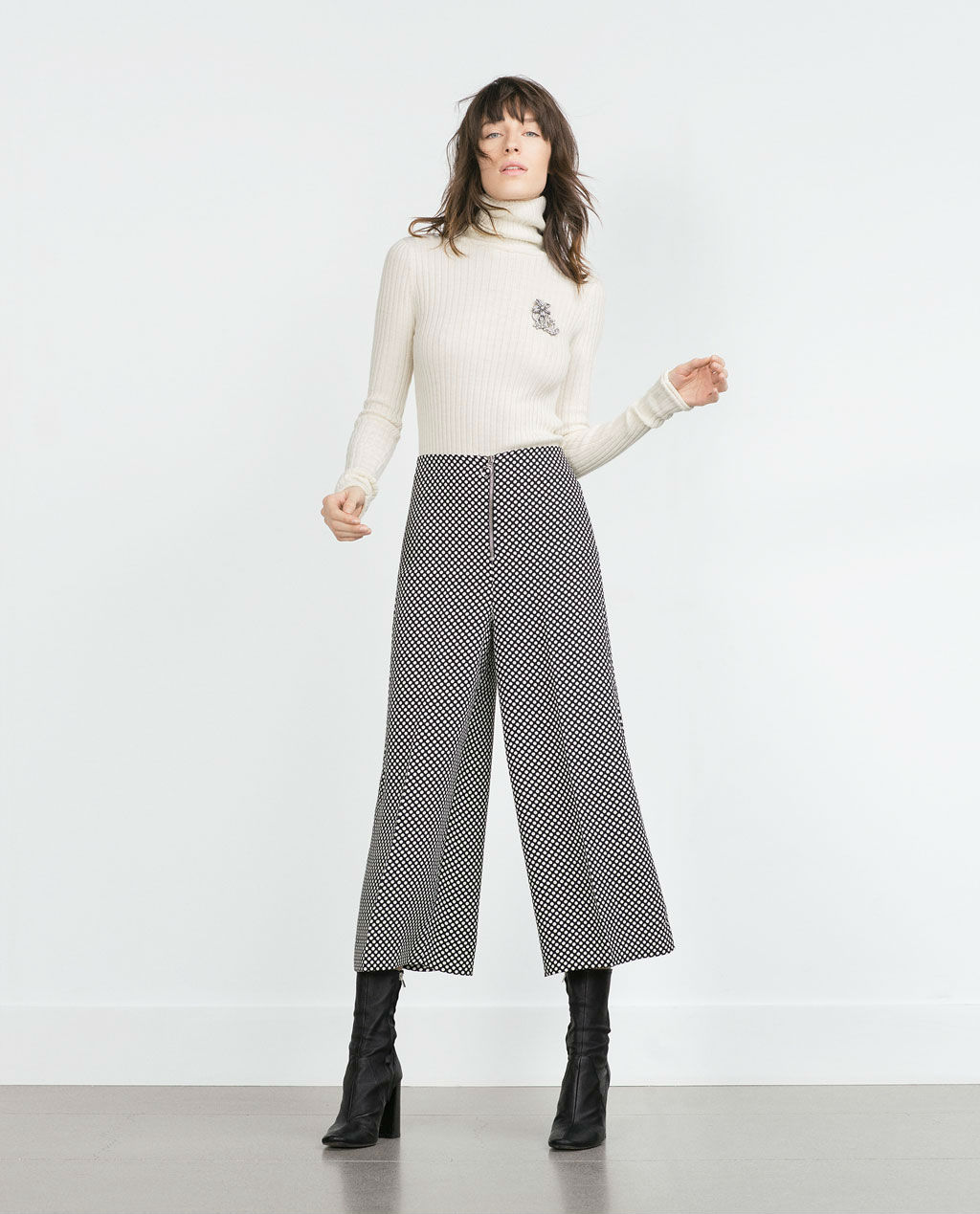 La colección invierno 2015 Zara llega cargada de pantalones culotte - Modalia.es