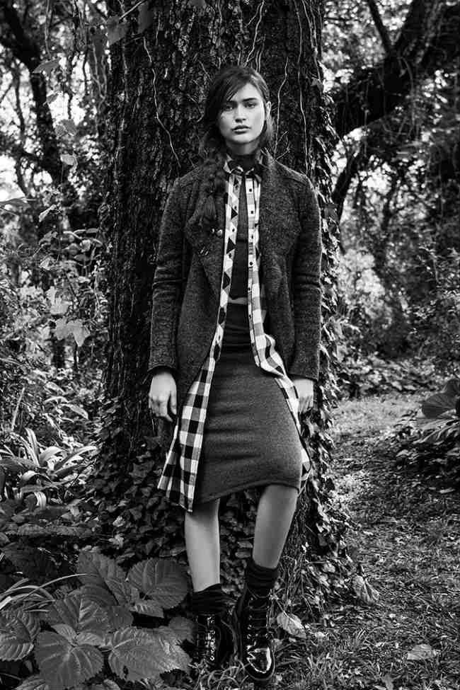 CHLOE IN THE WOODS 4