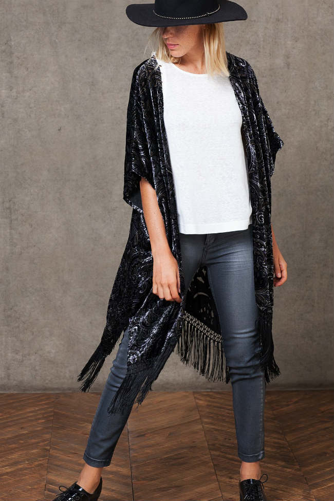 PONCHOS STRADIVARIUS BLACK FRIDAY 6