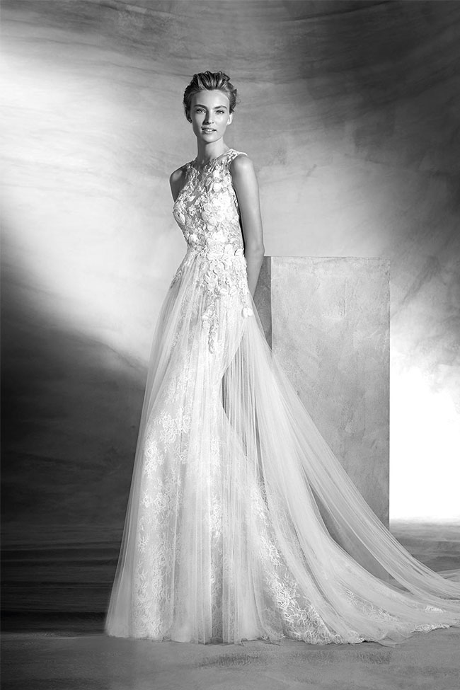 Luce tu mejor vestido de novia con Pronovias colección alta costura 2016 Modalia.es