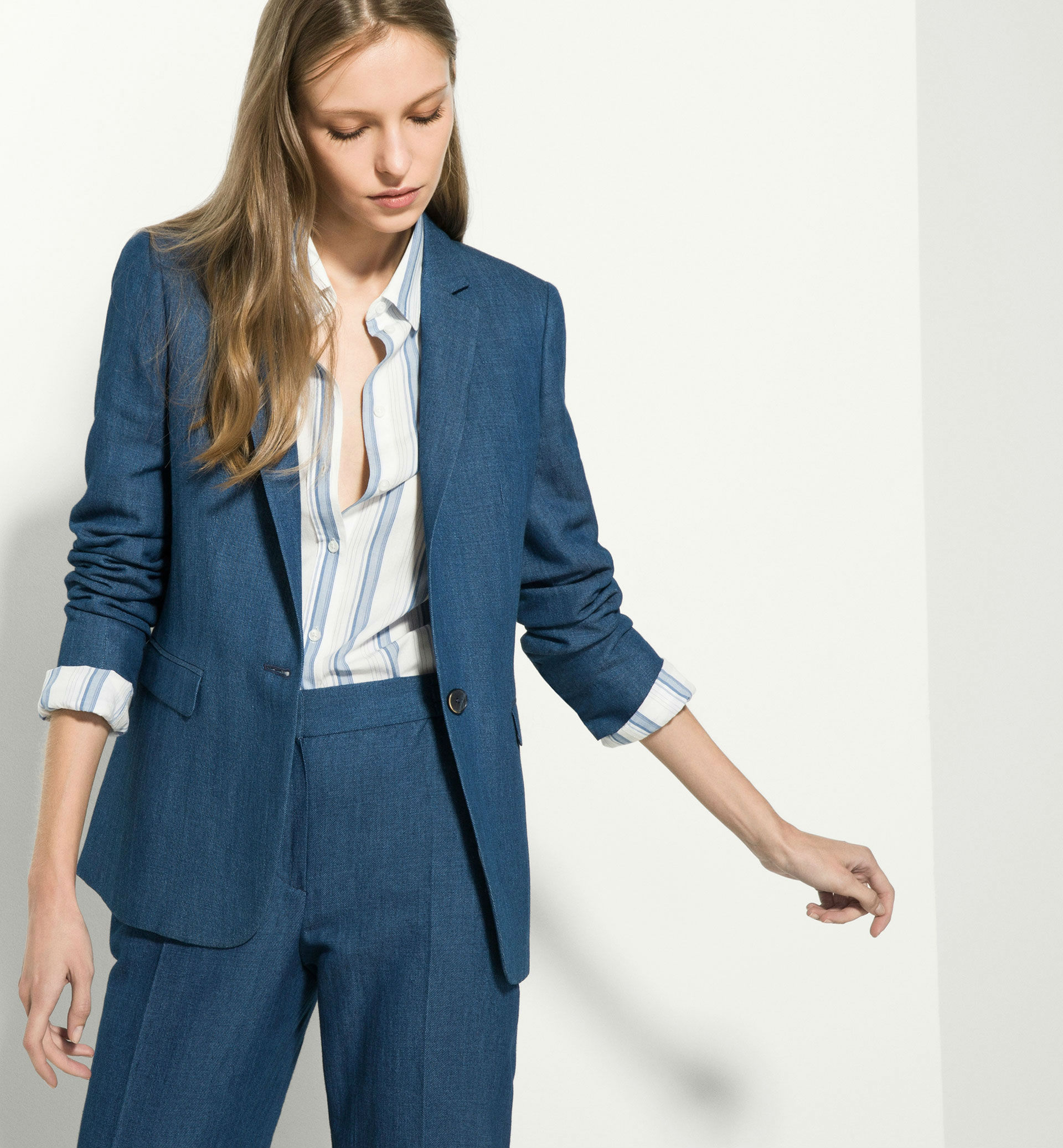 Última tendencia, de chaqueta de Zara, Mango y Massimo Dutti primavera 2016 - Modalia.es