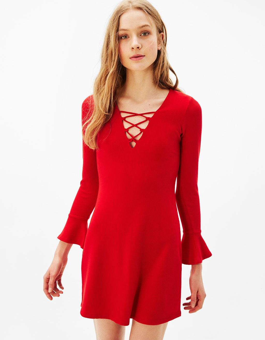 vestido lace up rojo bershka