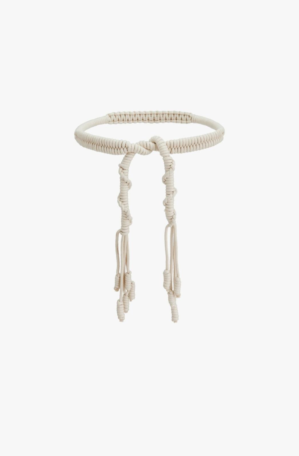 Cinturón tipo cuerda combinado con nudos