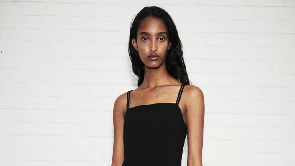 8 vestidos que demuestran que el negro también es para el verano.